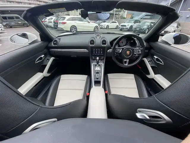 ポルシェ ７１８ボクスター 栃木県 2019(令1)年 4.8万km 白 スポクロパッケージ /PASM /PDLS /スポーツテールパイプ　/クルコン　/Bカメラ　/純正ナビ　/AppleCarPlay  /シートヒーター　/白黒レザー　/ETC  /純正19インチAW  /社外ドラレコ　/社外レーダー