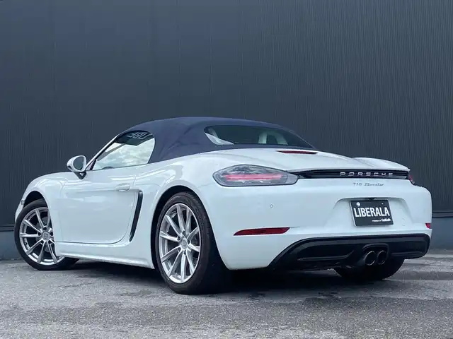 ポルシェ ７１８ボクスター 栃木県 2019(令1)年 4.8万km 白 スポクロパッケージ /PASM /PDLS /スポーツテールパイプ　/クルコン　/Bカメラ　/純正ナビ　/AppleCarPlay  /シートヒーター　/白黒レザー　/ETC  /純正19インチAW  /社外ドラレコ　/社外レーダー