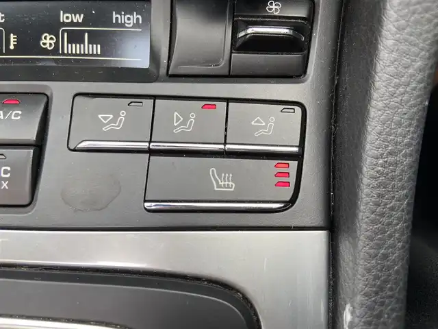 ポルシェ ７１８ボクスター 栃木県 2019(令1)年 4.8万km 白 スポクロパッケージ /PASM /PDLS /スポーツテールパイプ　/クルコン　/Bカメラ　/純正ナビ　/AppleCarPlay  /シートヒーター　/白黒レザー　/ETC  /純正19インチAW  /社外ドラレコ　/社外レーダー