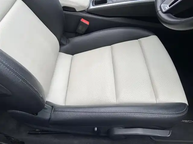 ポルシェ ７１８ボクスター 栃木県 2019(令1)年 4.8万km 白 スポクロパッケージ /PASM /PDLS /スポーツテールパイプ　/クルコン　/Bカメラ　/純正ナビ　/AppleCarPlay  /シートヒーター　/白黒レザー　/ETC  /純正19インチAW  /社外ドラレコ　/社外レーダー