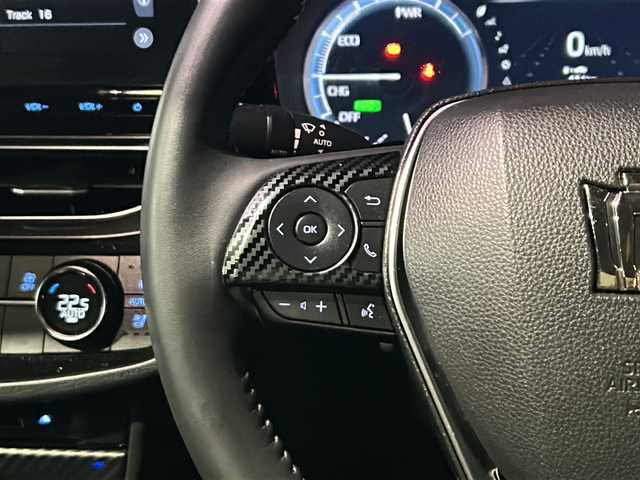 トヨタ クラウン ハイブリッド RS アドバンス 愛知県 2021(令3)年 2.4万km プレシャスホワイトパール /禁煙車/後期モデル//社外アンダーエアロ//BBS18インチアルミホイール//サンルーフ/黒革シート//メーカー12.3インチナビ//フルセグTV/Bluetooth//バックカメラ//ビルトインETC//トヨタセーフティセンス//プリクラッシュセーフティ//レーントレーシングアシスト//オートマチックハイビーム//レーダークルーズコントロール//先行車発進お知らせ//クリアランスソナー//ブラインドスポットモニター//ヘッドアップディスプレイ//前席パワーシート（D席メモリ付き）//前席シートヒーター//前席シートベンチレーション//ステアリングヒーター//LEDオートライト//電動格納ミラーウィンカー//マフラーカッター//純正フロアマット/純正ドアバイザー//純正AW付き冬タイヤ4本積み込み//スマートキースペア//カードキー//取扱説明書/新車保証書