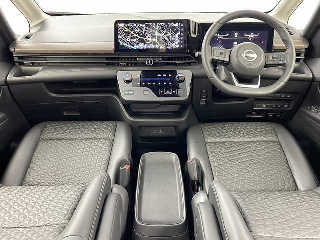 日産 セレナ e－4ORCE ハイウェイスターV 道央・札幌 2024(令6)年 0.2万km パール ・４ＷＤ/・寒冷地仕様/・純正メーカーナビ/・ＢＴ＆ＵＳＢ＆フルセグ＆ＡｐｐｌｅＣａｒｐｌａｙ＆ＨＤＭＩ/・スマホ置くだけ充電/・全方位カメラ/・両側Ｐスライドドア/・プロパイロット/・衝突軽減ブレーキ/・レーンキープアシスト/・レーダークルーズ/・ステアリングスイッチ/・ｅペダル/・ハンズフリーオートスライドドア/・ステアリングヒーター/・１．２列シートヒーター/・ドアミラーヒーター＆ウィンカー/・ＡＣ１００Ｖ/・電動パーキングブレーキ/・ブレーキホールド/・オートライト/・オートマチックハイビーム/・ＬＥＤヘッドライト＆フォグ/・スマートルームミラー
