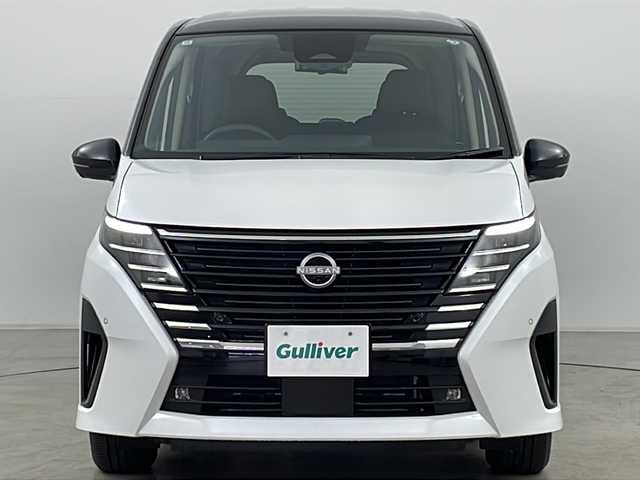 日産 セレナ e－4ORCE ハイウェイスターV 道央・札幌 2024(令6)年 0.2万km パール ・４ＷＤ/・寒冷地仕様/・純正メーカーナビ/・ＢＴ＆ＵＳＢ＆フルセグ＆ＡｐｐｌｅＣａｒｐｌａｙ＆ＨＤＭＩ/・スマホ置くだけ充電/・全方位カメラ/・両側Ｐスライドドア/・プロパイロット/・衝突軽減ブレーキ/・レーンキープアシスト/・レーダークルーズ/・ステアリングスイッチ/・ｅペダル/・ハンズフリーオートスライドドア/・ステアリングヒーター/・１．２列シートヒーター/・ドアミラーヒーター＆ウィンカー/・ＡＣ１００Ｖ/・電動パーキングブレーキ/・ブレーキホールド/・オートライト/・オートマチックハイビーム/・ＬＥＤヘッドライト＆フォグ/・スマートルームミラー