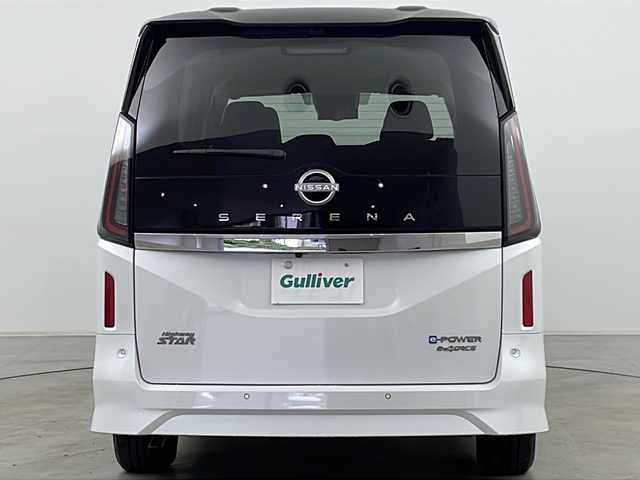 日産 セレナ e－4ORCE ハイウェイスターV 道央・札幌 2024(令6)年 0.2万km パール ・４ＷＤ/・寒冷地仕様/・純正メーカーナビ/・ＢＴ＆ＵＳＢ＆フルセグ＆ＡｐｐｌｅＣａｒｐｌａｙ＆ＨＤＭＩ/・スマホ置くだけ充電/・全方位カメラ/・両側Ｐスライドドア/・プロパイロット/・衝突軽減ブレーキ/・レーンキープアシスト/・レーダークルーズ/・ステアリングスイッチ/・ｅペダル/・ハンズフリーオートスライドドア/・ステアリングヒーター/・１．２列シートヒーター/・ドアミラーヒーター＆ウィンカー/・ＡＣ１００Ｖ/・電動パーキングブレーキ/・ブレーキホールド/・オートライト/・オートマチックハイビーム/・ＬＥＤヘッドライト＆フォグ/・スマートルームミラー