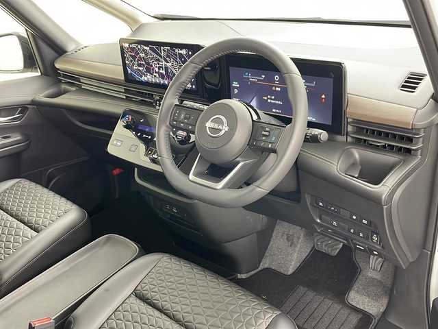 日産 セレナ e－4ORCE ハイウェイスターV 道央・札幌 2024(令6)年 0.2万km パール ・４ＷＤ/・寒冷地仕様/・純正メーカーナビ/・ＢＴ＆ＵＳＢ＆フルセグ＆ＡｐｐｌｅＣａｒｐｌａｙ＆ＨＤＭＩ/・スマホ置くだけ充電/・全方位カメラ/・両側Ｐスライドドア/・プロパイロット/・衝突軽減ブレーキ/・レーンキープアシスト/・レーダークルーズ/・ステアリングスイッチ/・ｅペダル/・ハンズフリーオートスライドドア/・ステアリングヒーター/・１．２列シートヒーター/・ドアミラーヒーター＆ウィンカー/・ＡＣ１００Ｖ/・電動パーキングブレーキ/・ブレーキホールド/・オートライト/・オートマチックハイビーム/・ＬＥＤヘッドライト＆フォグ/・スマートルームミラー