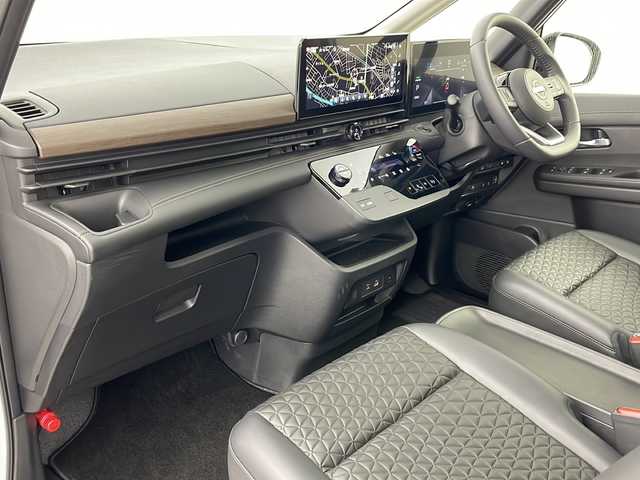 日産 セレナ e－4ORCE ハイウェイスターV 道央・札幌 2024(令6)年 0.2万km パール ・４ＷＤ/・寒冷地仕様/・純正メーカーナビ/・ＢＴ＆ＵＳＢ＆フルセグ＆ＡｐｐｌｅＣａｒｐｌａｙ＆ＨＤＭＩ/・スマホ置くだけ充電/・全方位カメラ/・両側Ｐスライドドア/・プロパイロット/・衝突軽減ブレーキ/・レーンキープアシスト/・レーダークルーズ/・ステアリングスイッチ/・ｅペダル/・ハンズフリーオートスライドドア/・ステアリングヒーター/・１．２列シートヒーター/・ドアミラーヒーター＆ウィンカー/・ＡＣ１００Ｖ/・電動パーキングブレーキ/・ブレーキホールド/・オートライト/・オートマチックハイビーム/・ＬＥＤヘッドライト＆フォグ/・スマートルームミラー