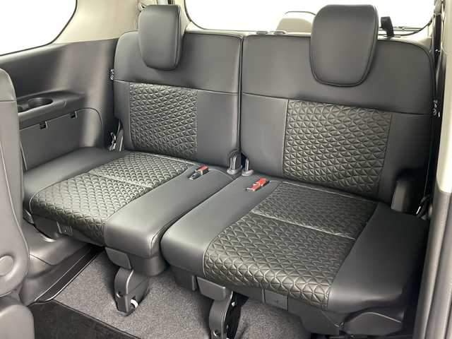 日産 セレナ e－4ORCE ハイウェイスターV 道央・札幌 2024(令6)年 0.2万km パール ・４ＷＤ/・寒冷地仕様/・純正メーカーナビ/・ＢＴ＆ＵＳＢ＆フルセグ＆ＡｐｐｌｅＣａｒｐｌａｙ＆ＨＤＭＩ/・スマホ置くだけ充電/・全方位カメラ/・両側Ｐスライドドア/・プロパイロット/・衝突軽減ブレーキ/・レーンキープアシスト/・レーダークルーズ/・ステアリングスイッチ/・ｅペダル/・ハンズフリーオートスライドドア/・ステアリングヒーター/・１．２列シートヒーター/・ドアミラーヒーター＆ウィンカー/・ＡＣ１００Ｖ/・電動パーキングブレーキ/・ブレーキホールド/・オートライト/・オートマチックハイビーム/・ＬＥＤヘッドライト＆フォグ/・スマートルームミラー