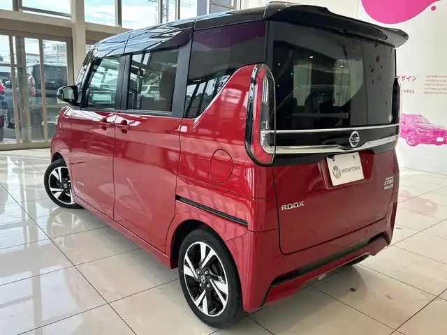 日産 ルークス HWS Gターボ プロパイロットED 埼玉県 2022(令4)年 1.8万km スパークリングレッド/ブラック エマージェンシーブレーキ　/プロパイロット　/純正9インチメモリナビ/　　CD/DVD/BT/フルセグ　/アラウンドビューモニター　　/両側パワースライドドア　/LEDオートライト　/シートヒーター　/純正15インチアルミ　　/電子パーキング　/ETC