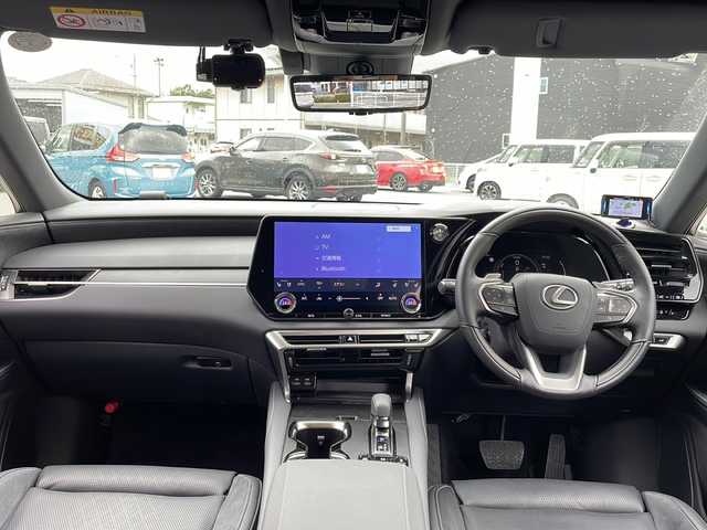 レクサス ＲＸ 450h+ バージョンL 長野県 2024(令6)年 0.4万km ソニッククォーツ 純正14インチメモリナビ/FM・AM・フルセグTV・BT/AppleCarPlay対応/全周囲カメラ（F・S・R）/マークレビンソンプレミアムサウンド/純正21インチアルミホイール/レーダークルーズコントロール/360度ドライブレコーダー/ASSURAレーダー探知機/デジタルインナーミラー/前後コーナーセンサー/革巻きステアリング/ステアリングヒーター/全席シートヒーター/全席ベンチレーション/全席パワーシート/電動格納シート/黒革シート/電動パーキング/オートホールド/パワーバックドア/ロールサンシェード/パドルシフト/ドアバイザー/LEDヘッドライト/オートハイビーム/オートライト/ETC2.0/プッシュスタート/スマートキー/スペアキー/取扱説明書/保証書