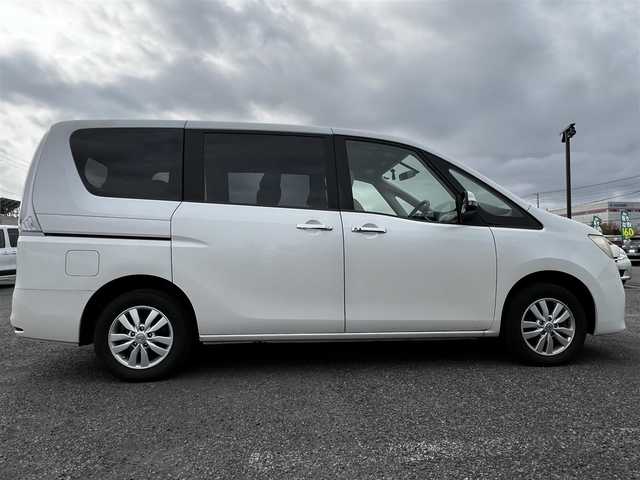日産 セレナ 20G 道央・札幌 2011(平23)年 11.9万km ブリリアントホワイトパール ４WD/純正HDDナビ/AM/FM/BT/CD/DVD/ワンセグ/横滑り防止装置/クルーズコントロール/バックカメラ/ビルトインETC/ドライブレコーダー/アイドリングストップ/ECOMODE/両側パワースライドドア/革巻きステアリング/ステアリングリモコン/プッシュスタート/スマートキー/ハロゲンヘッドライト/オートライト/フォグランプ/ヘッドライトレベライザー/電動格納ミラー/ウィンカーミラー/純正フロアマット/スペアキー/社外AW付冬タイヤ積込/195/65/R15/2019年/山4mm