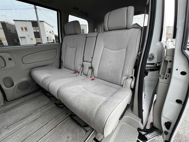 日産 セレナ 20G 道央・札幌 2011(平23)年 11.9万km ブリリアントホワイトパール ４WD/純正HDDナビ/AM/FM/BT/CD/DVD/ワンセグ/横滑り防止装置/クルーズコントロール/バックカメラ/ビルトインETC/ドライブレコーダー/アイドリングストップ/ECOMODE/両側パワースライドドア/革巻きステアリング/ステアリングリモコン/プッシュスタート/スマートキー/ハロゲンヘッドライト/オートライト/フォグランプ/ヘッドライトレベライザー/電動格納ミラー/ウィンカーミラー/純正フロアマット/スペアキー/社外AW付冬タイヤ積込/195/65/R15/2019年/山4mm