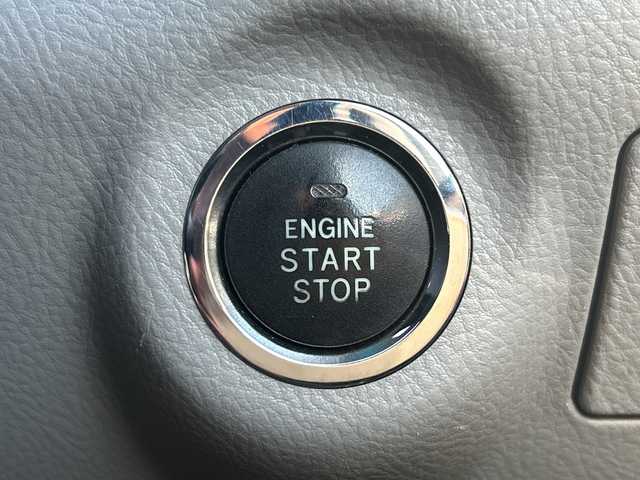 トヨタ クラウン ロイヤル ロイヤルサルーン G 千葉県 2007(平19)年 8.2万km ダークブルーマイカ 純正ＨＤＤナビ　オートクルーズコントロール　電動サンシェード　パワーシート　バックカメラ　純正ドライブレコーダー　スマートキー　純正マット　カーテンエアバッグ　ＥＴＣ　純正ＡＷ　ＬＥＤヘッドライト