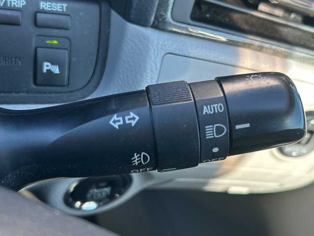 トヨタ クラウン ロイヤル ロイヤルサルーン G 千葉県 2007(平19)年 8.2万km ダークブルーマイカ 純正ＨＤＤナビ　オートクルーズコントロール　電動サンシェード　パワーシート　バックカメラ　純正ドライブレコーダー　スマートキー　純正マット　カーテンエアバッグ　ＥＴＣ　純正ＡＷ　ＬＥＤヘッドライト