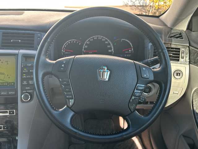 トヨタ クラウン ロイヤル ロイヤルサルーン G 千葉県 2007(平19)年 8.2万km ダークブルーマイカ 純正ＨＤＤナビ　オートクルーズコントロール　電動サンシェード　パワーシート　バックカメラ　純正ドライブレコーダー　スマートキー　純正マット　カーテンエアバッグ　ＥＴＣ　純正ＡＷ　ＬＥＤヘッドライト