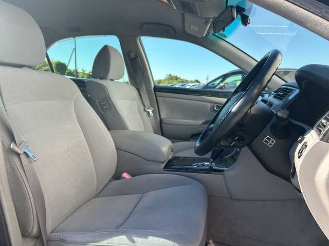 トヨタ クラウン ロイヤル ロイヤルサルーン G 千葉県 2007(平19)年 8.2万km ダークブルーマイカ 純正ＨＤＤナビ　オートクルーズコントロール　電動サンシェード　パワーシート　バックカメラ　純正ドライブレコーダー　スマートキー　純正マット　カーテンエアバッグ　ＥＴＣ　純正ＡＷ　ＬＥＤヘッドライト