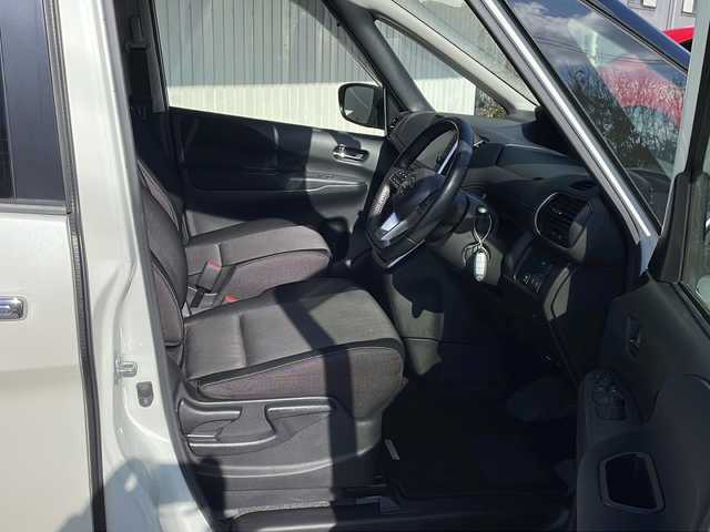 日産 セレナ ハイウェイスター プロパイロットED 長野県 2016(平28)年 6.1万km ブリリアントホワイトパール 2トーン プロパイロット/エマージェンシーブレーキ/純正9型ナビフルセグTV/バックカメラ/フリップダウンモニター/両側パワースライドドア/ドライブレコーダー/純正15インチアルミ/コーナーセンサー/社外マフラー/保証書/スペアキー