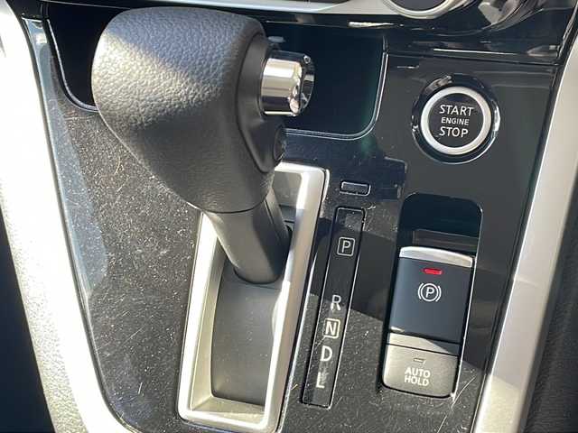 日産 セレナ ハイウェイスター プロパイロットED 長野県 2016(平28)年 6.1万km ブリリアントホワイトパール 2トーン プロパイロット/エマージェンシーブレーキ/純正9型ナビフルセグTV/バックカメラ/フリップダウンモニター/両側パワースライドドア/ドライブレコーダー/純正15インチアルミ/コーナーセンサー/社外マフラー/保証書/スペアキー