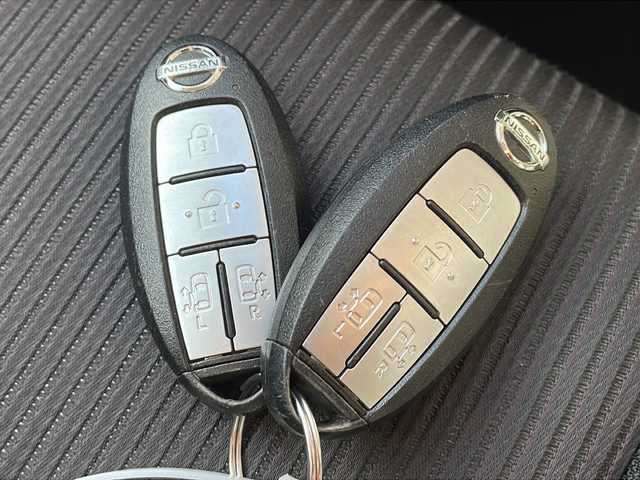 日産 セレナ ハイウェイスター プロパイロットED 長野県 2016(平28)年 6.1万km ブリリアントホワイトパール 2トーン プロパイロット/エマージェンシーブレーキ/純正9型ナビフルセグTV/バックカメラ/フリップダウンモニター/両側パワースライドドア/ドライブレコーダー/純正15インチアルミ/コーナーセンサー/社外マフラー/保証書/スペアキー