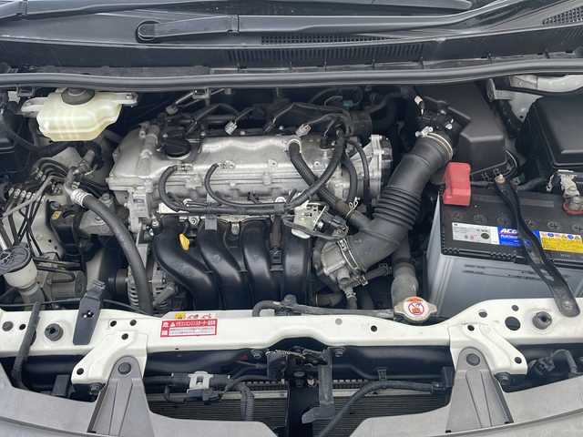 トヨタ エスクァイア Gi 岩手県 2017(平29)年 9.4万km ホワイトパールクリスタルシャイン 寒冷地仕様　セーフティセンス　ＡＬＰＩＮＥ１１型ナビ　フリップダウン　ダブルゾーン再生　フルセグ　バックＣ　レザーシート　シートヒーター　両側電動スライド　クルコン　コーナーセンサー　純正１５ＡＷ