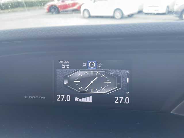 トヨタ エスクァイア Gi 岩手県 2017(平29)年 9.4万km ホワイトパールクリスタルシャイン 寒冷地仕様　セーフティセンス　ＡＬＰＩＮＥ１１型ナビ　フリップダウン　ダブルゾーン再生　フルセグ　バックＣ　レザーシート　シートヒーター　両側電動スライド　クルコン　コーナーセンサー　純正１５ＡＷ