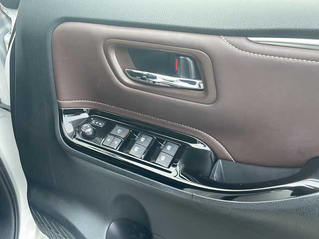 トヨタ エスクァイア Gi 岩手県 2017(平29)年 9.4万km ホワイトパールクリスタルシャイン 寒冷地仕様　セーフティセンス　ＡＬＰＩＮＥ１１型ナビ　フリップダウン　ダブルゾーン再生　フルセグ　バックＣ　レザーシート　シートヒーター　両側電動スライド　クルコン　コーナーセンサー　純正１５ＡＷ