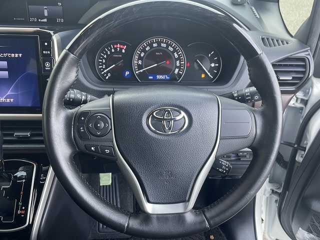 トヨタ エスクァイア Gi 岩手県 2017(平29)年 9.4万km ホワイトパールクリスタルシャイン 寒冷地仕様　セーフティセンス　ＡＬＰＩＮＥ１１型ナビ　フリップダウン　ダブルゾーン再生　フルセグ　バックＣ　レザーシート　シートヒーター　両側電動スライド　クルコン　コーナーセンサー　純正１５ＡＷ