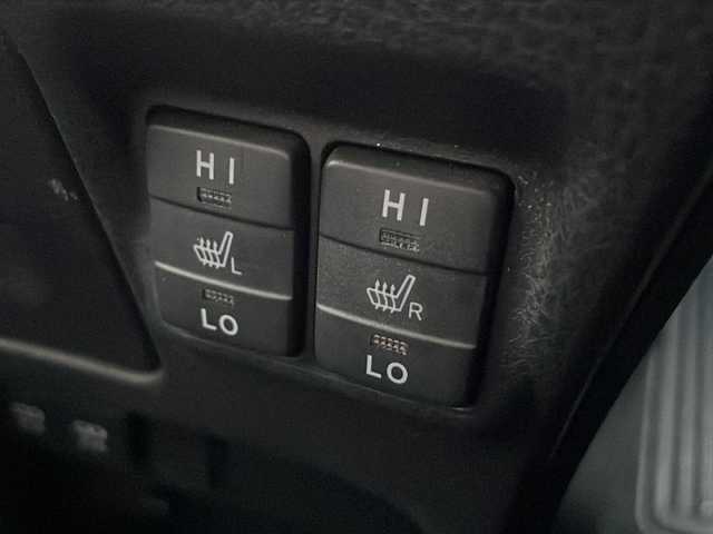 トヨタ エスクァイア Gi 岩手県 2017(平29)年 9.4万km ホワイトパールクリスタルシャイン 寒冷地仕様　セーフティセンス　ＡＬＰＩＮＥ１１型ナビ　フリップダウン　ダブルゾーン再生　フルセグ　バックＣ　レザーシート　シートヒーター　両側電動スライド　クルコン　コーナーセンサー　純正１５ＡＷ