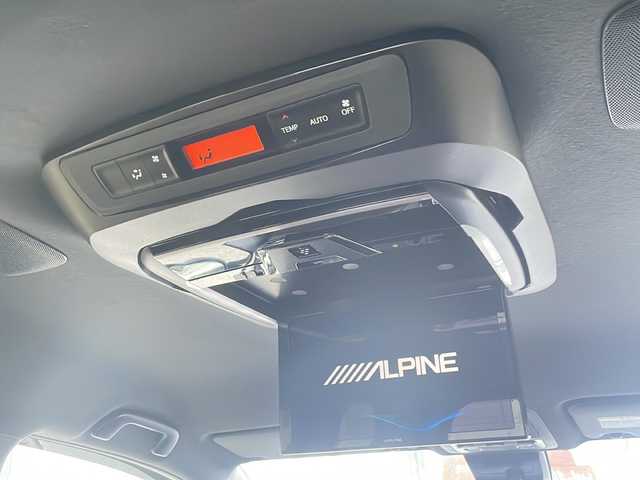 トヨタ エスクァイア Gi 岩手県 2017(平29)年 9.4万km ホワイトパールクリスタルシャイン 寒冷地仕様　セーフティセンス　ＡＬＰＩＮＥ１１型ナビ　フリップダウン　ダブルゾーン再生　フルセグ　バックＣ　レザーシート　シートヒーター　両側電動スライド　クルコン　コーナーセンサー　純正１５ＡＷ