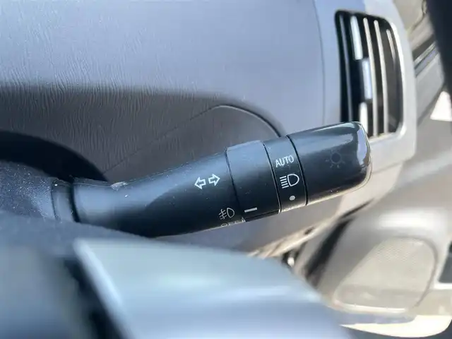 トヨタ プリウス S 佐賀県 2015(平27)年 11.1万km ブラック (株)IDOMが運営する【じしゃロン佐賀店】の自社ローン専用車両になります。こちらは現金またはオートローンご利用時の価格です。自社ローンご希望の方は別途その旨お申付け下さい/社外SDナビ/フルセグテレビ/Bluetooth/バックカメラ/ビルトインETC/横滑り防止/モデリスタエアロ/オートライト/HIDヘッドライト/フォグライト/社外アルミホイール/純正フロアマット/スマートキー/プッシュスタート