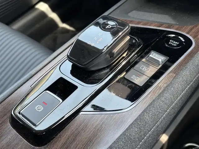 日産 オーラ G FOUR レザーエディション 大分県 2021(令3)年 1.5万km ミッドナイトブラック/サンライズカッパー ・純正ナビ(BT.USB.appleCarPlay.HDMI)/・フルセグテレビ/・アラウンドビューモニター/・プロパイロット/・エマージェンシーブレーキ/・BOSE/・コーナーセンサー/・ドライブレコーダー/・ETC 2.0/・シートヒーター/・ステアリングヒーター/・オートハイビーム/・置くだけ充電/・デジタルインナーミラー