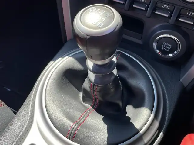 トヨタ ８６ GT 千葉県 2012(平24)年 8.8万km クリスタルブラックシリカ 6MT/モデリスタエアロ/HKS車高調/HKS２本出しマフラー/SSR１８インチアルミホイール/HKSエアクリーナー/クスコタワーバー/社外SDナビ【CN-RE07WD】/・CD/DVD/MSV/Bluetooth/フルセグ/バックカメラ/スマートキー/社外ETC/純正キセノンヘッドライト/フォグランプ/カーテンエアバッグ/新車時保証書＆取扱説明書