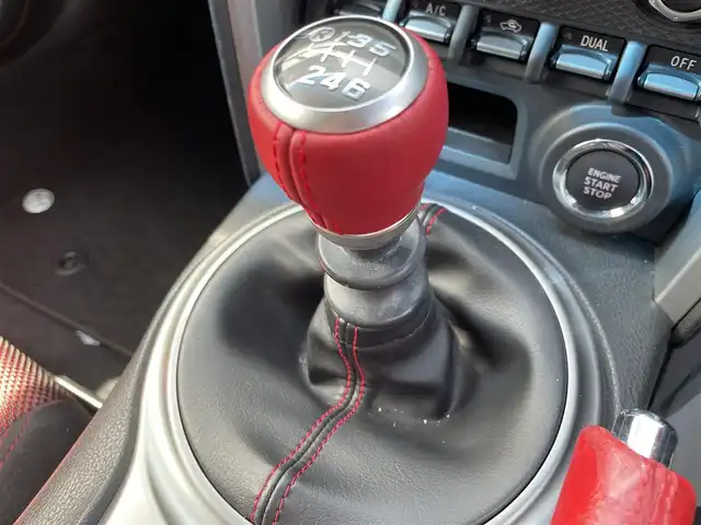 トヨタ ８６ GT 千葉県 2012(平24)年 8.8万km クリスタルブラックシリカ 6MT/モデリスタエアロ/HKS車高調/HKS２本出しマフラー/SSR１８インチアルミホイール/HKSエアクリーナー/クスコタワーバー/社外SDナビ【CN-RE07WD】/・CD/DVD/MSV/Bluetooth/フルセグ/バックカメラ/スマートキー/社外ETC/純正キセノンヘッドライト/フォグランプ/カーテンエアバッグ/新車時保証書＆取扱説明書