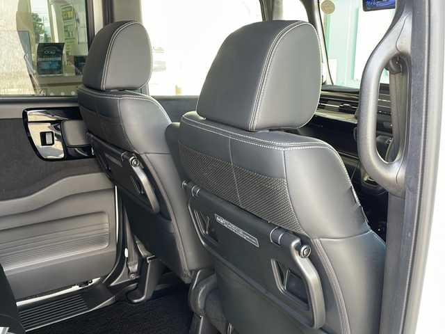 ホンダ Ｎ ＢＯＸ カスタム L ターボ 山口県 2022(令4)年 4.1万km プラチナホワイトパール 純正7型ナビゲーション/CD/USB/Bluetooth/ipod/バックカメラ/両側パワースライドドア/ハーフレザーシート　/デジタルインナーミラー　/前席シートヒーター　/ステアリングスイッチ　/パドルシフト 　/コーナーセンサー　/アダプティブクルーズコントロール　/ハーフレザーシート　/純正フロアマット　/LEDヘッドライト/プッシュスタート/ETC