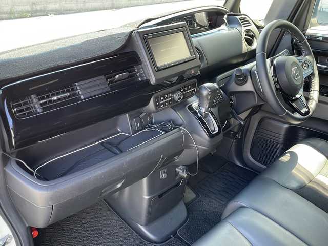 ホンダ Ｎ ＢＯＸ カスタム L ターボ 山口県 2022(令4)年 4.1万km プラチナホワイトパール 純正7型ナビゲーション/CD/USB/Bluetooth/ipod/バックカメラ/両側パワースライドドア/ハーフレザーシート　/デジタルインナーミラー　/前席シートヒーター　/ステアリングスイッチ　/パドルシフト 　/コーナーセンサー　/アダプティブクルーズコントロール　/ハーフレザーシート　/純正フロアマット　/LEDヘッドライト/プッシュスタート/ETC