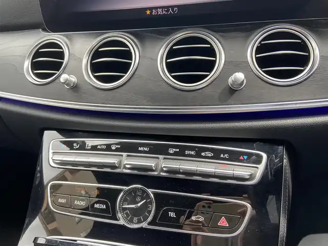 メルセデス・ベンツ Ｅ２２０ｄ アバンギャルド スポーツ 栃木県 2018(平30)年 4.4万km ポーラホワイト 純正アルミ有/Burmester  /HUD  /レーダーセーフティパッケージ  /全方位カメラ　/純正ナビ　/フルセグ　/パワーシート　/シートヒーター　/黒革　/電動リアゲート　/ETC  /LED  /社外19インチAW