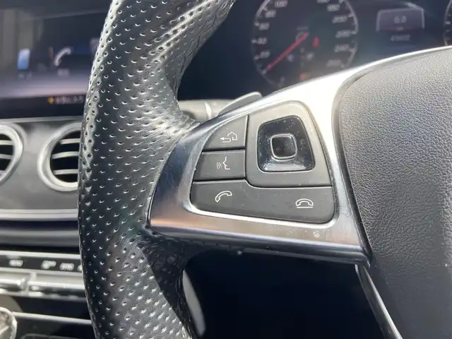 メルセデス・ベンツ Ｅ２２０ｄ アバンギャルド スポーツ 栃木県 2018(平30)年 4.4万km ポーラホワイト 純正アルミ有/Burmester  /HUD  /レーダーセーフティパッケージ  /全方位カメラ　/純正ナビ　/フルセグ　/パワーシート　/シートヒーター　/黒革　/電動リアゲート　/ETC  /LED  /社外19インチAW
