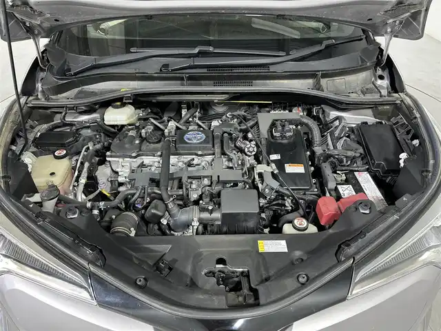 トヨタ Ｃ－ＨＲ G 佐賀県 2017(平29)年 8万km メタルストリームM 純正7インチナビ/フルセグＴＶ/CD/DVD/Bluetooth/モデリスタエアロ/バックカメラ/衝突被害軽減装置/ブラインドスポットモニター/レーダークルーズコントロール/クリアランスソナー/ビルトインETC/オートライト/オートマチックハイビーム/LEDヘッドライト/フォグライト/電子パーキング/ブレーキホールド/前後ドライブレコーダー/運転席・助手席シートヒーター/ハーフレザーシート/ISOFIX対応シート/オートワイパー/純正18インチアルミホイール/純正フロアマット/スマートキー/スペアキー×１