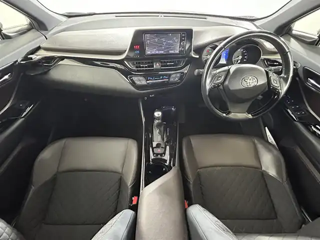 トヨタ Ｃ－ＨＲ G 佐賀県 2017(平29)年 8万km メタルストリームM 純正7インチナビ/フルセグＴＶ/CD/DVD/Bluetooth/モデリスタエアロ/バックカメラ/衝突被害軽減装置/ブラインドスポットモニター/レーダークルーズコントロール/クリアランスソナー/ビルトインETC/オートライト/オートマチックハイビーム/LEDヘッドライト/フォグライト/電子パーキング/ブレーキホールド/前後ドライブレコーダー/運転席・助手席シートヒーター/ハーフレザーシート/ISOFIX対応シート/オートワイパー/純正18インチアルミホイール/純正フロアマット/スマートキー/スペアキー×１