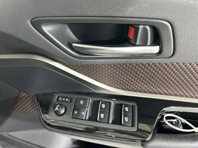 トヨタ Ｃ－ＨＲ G 佐賀県 2017(平29)年 8万km メタルストリームM 純正7インチナビ/フルセグＴＶ/CD/DVD/Bluetooth/モデリスタエアロ/バックカメラ/衝突被害軽減装置/ブラインドスポットモニター/レーダークルーズコントロール/クリアランスソナー/ビルトインETC/オートライト/オートマチックハイビーム/LEDヘッドライト/フォグライト/電子パーキング/ブレーキホールド/前後ドライブレコーダー/運転席・助手席シートヒーター/ハーフレザーシート/ISOFIX対応シート/オートワイパー/純正18インチアルミホイール/純正フロアマット/スマートキー/スペアキー×１