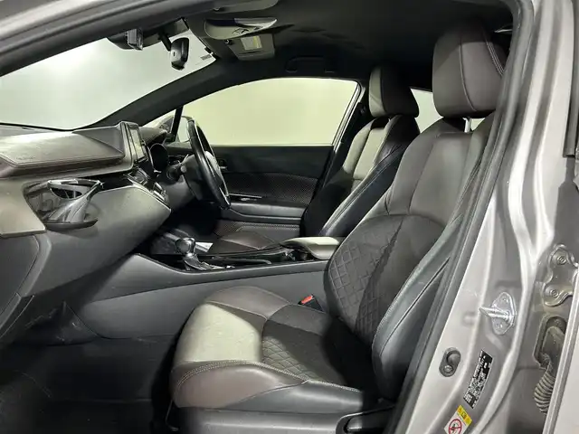 トヨタ Ｃ－ＨＲ G 佐賀県 2017(平29)年 8万km メタルストリームM 純正7インチナビ/フルセグＴＶ/CD/DVD/Bluetooth/モデリスタエアロ/バックカメラ/衝突被害軽減装置/ブラインドスポットモニター/レーダークルーズコントロール/クリアランスソナー/ビルトインETC/オートライト/オートマチックハイビーム/LEDヘッドライト/フォグライト/電子パーキング/ブレーキホールド/前後ドライブレコーダー/運転席・助手席シートヒーター/ハーフレザーシート/ISOFIX対応シート/オートワイパー/純正18インチアルミホイール/純正フロアマット/スマートキー/スペアキー×１