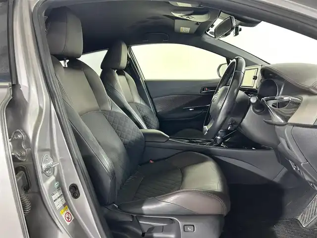 トヨタ Ｃ－ＨＲ G 佐賀県 2017(平29)年 8万km メタルストリームM 純正7インチナビ/フルセグＴＶ/CD/DVD/Bluetooth/モデリスタエアロ/バックカメラ/衝突被害軽減装置/ブラインドスポットモニター/レーダークルーズコントロール/クリアランスソナー/ビルトインETC/オートライト/オートマチックハイビーム/LEDヘッドライト/フォグライト/電子パーキング/ブレーキホールド/前後ドライブレコーダー/運転席・助手席シートヒーター/ハーフレザーシート/ISOFIX対応シート/オートワイパー/純正18インチアルミホイール/純正フロアマット/スマートキー/スペアキー×１