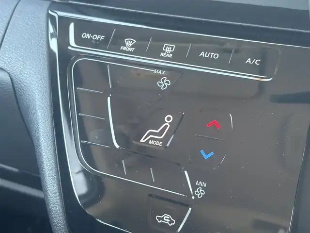 日産 ルークス HWS X アーバンクロム 茨城県 2022(令4)年 0.3万km ホワイトパール 純正ＳＤナビ/（FM/AM/フルセグTV/BT/iPod)/前後ドライブレコーダー/アラウンドビューモニター/ETC/両側パワースライドドア/オートマチックハイビーム/LEDヘッドライト/横滑り防止装置/ABS/純正アルミホイール/純正フロアマット/前後コーナーセンサー/スマートキー/ドアバイザー