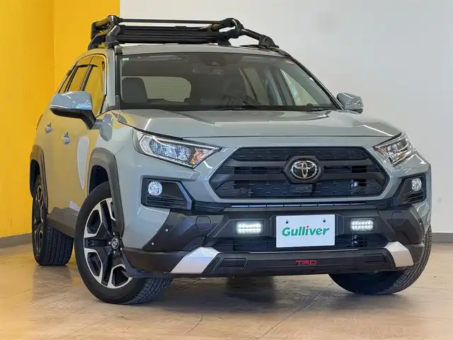 トヨタ ＲＡＶ４ アドベンチャー 群馬県 2019(平31)年 1.7万km アーバンカーキ 禁煙車　衝突軽減　追従型クルコン　ＢＳＭ　クリアランスソナー　純正９インチナビ　フルセグＴＶ　ＢＴバックカメラ　ビルトインＥＴＣ　白革　ルーフレール　温シート　冷シート　４ＷＤ　スマートキー