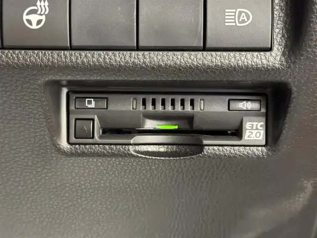 トヨタ ＲＡＶ４ アドベンチャー 群馬県 2019(平31)年 1.7万km アーバンカーキ 禁煙車　衝突軽減　追従型クルコン　ＢＳＭ　クリアランスソナー　純正９インチナビ　フルセグＴＶ　ＢＴバックカメラ　ビルトインＥＴＣ　白革　ルーフレール　温シート　冷シート　４ＷＤ　スマートキー