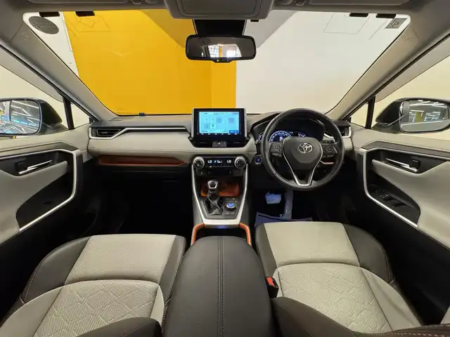 トヨタ ＲＡＶ４ アドベンチャー 群馬県 2019(平31)年 1.7万km アーバンカーキ 禁煙車　衝突軽減　追従型クルコン　ＢＳＭ　クリアランスソナー　純正９インチナビ　フルセグＴＶ　ＢＴバックカメラ　ビルトインＥＴＣ　白革　ルーフレール　温シート　冷シート　４ＷＤ　スマートキー