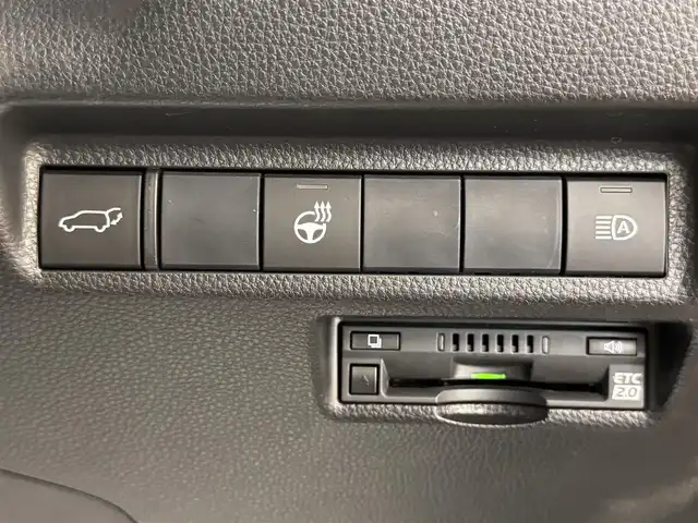 トヨタ ＲＡＶ４ アドベンチャー 群馬県 2019(平31)年 1.7万km アーバンカーキ 禁煙車　衝突軽減　追従型クルコン　ＢＳＭ　クリアランスソナー　純正９インチナビ　フルセグＴＶ　ＢＴバックカメラ　ビルトインＥＴＣ　白革　ルーフレール　温シート　冷シート　４ＷＤ　スマートキー