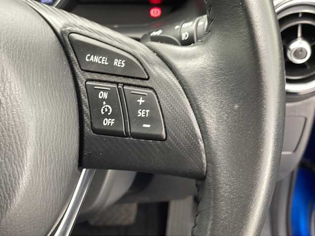 マツダ デミオ XD ツーリング 千葉県 2015(平27)年 5.5万km ダイナミックブルーマイカ 衝突軽減ブレーキ/レーンキープアシスト/クルーズコントロール/純正メモリナビ/（フルセグ/Bluetooth/CD/DVD/FM/AM）/バックカメラ/ETC/ドライブレコーダー（前後）/アイドリングストップ/スマートキー/ヘッドアップディスプレイ/ブラインドスポットモニター/LEDヘッドライト/フォグライト/電動格納ミラー/純正サイドバイザー