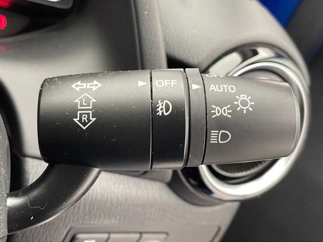 マツダ デミオ XD ツーリング 千葉県 2015(平27)年 5.5万km ダイナミックブルーマイカ 衝突軽減ブレーキ/レーンキープアシスト/クルーズコントロール/純正メモリナビ/（フルセグ/Bluetooth/CD/DVD/FM/AM）/バックカメラ/ETC/ドライブレコーダー（前後）/アイドリングストップ/スマートキー/ヘッドアップディスプレイ/ブラインドスポットモニター/LEDヘッドライト/フォグライト/電動格納ミラー/純正サイドバイザー