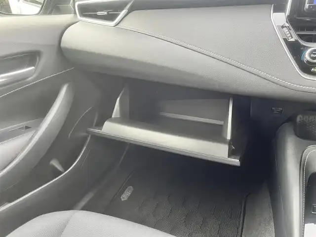 トヨタ カローラ スポーツ G 島根県 2019(令1)年 4.6万km ホワイトパールクリスタルシャイン ワンオーナー/純正9型ＳＤナビ　/フルセグＴＶ　/ＤＶＤ再生　/Ｂｌｕｅｔｏｏｔｈ　/ビルトインＥＴＣ　/前後ドライブレコーダー　/レーダークルーズコントロール　/レーンキープアシスト　/衝突軽減ブレーキシステム　/パドルシフト　/純正LEDライト　/オートハイビーム/純正フロアマット/社外16インチアルミホイール/純正AW＆スタッドレス4本積込み