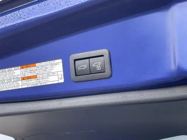 トヨタ カローラ クロス ハイブリッド Z 佐賀県 2024(令6)年 1.1万km ダークブルーマイカM 純正10.5インチディスプレイオーディオ(ナビ機能・前後ドライブレコーダー機能付)/・フルセグTV/AM/FM/USB/Bluetooth/パノラミックビューモニター/ビルトインETC2.0/アドバンストパーク/パワーバックドア(予約ロック機能付)/電子パーキングブレーキ/・AUTO HOLD機能/ハーフレザーシート/D席パワーシート/DN席シートヒーター/ISOFIX対応/革巻きステアリング/ステアリングリモコン/純正18インチアルミホイール/純正LEDヘッドライト/・オートマチックハイビーム/純正LEDフォグランプ/純正フロアマット/取扱説明書/トヨタセーフティセンス/・レーダークルーズコントロール/・レーンディパーチャーアラート/・ブラインドスポットモニター/・プリクラッシュセーフティ/・プロアクティブドライビングアシスト/・リヤクロストラフィックアラート/・リヤカメラディテクション/・パーキングサポートブレーキ/・安心降車アシスト/・ロードサインアシスト